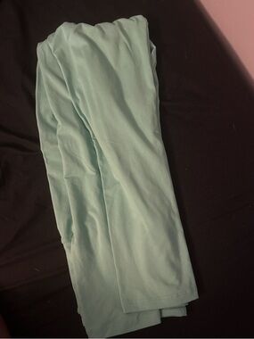 Amazon Light Mint Green Leggings